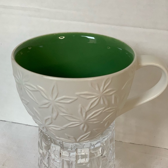 STARBUCKS | Embossed Holiday Cup - Picture 1 of 8